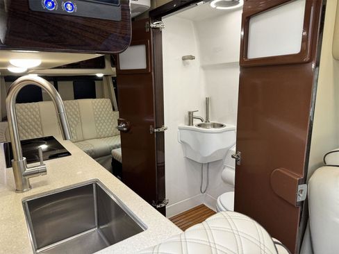 Used 2023 Mercedes-Benz Sprinter 3500 image 4