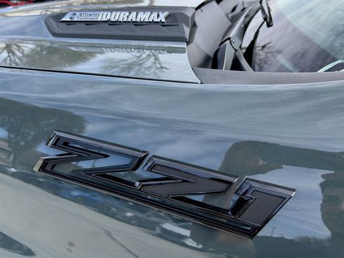 Used 2025 Chevrolet Silverado 2500 LTZ w/ LTZ Convenience Package image 11