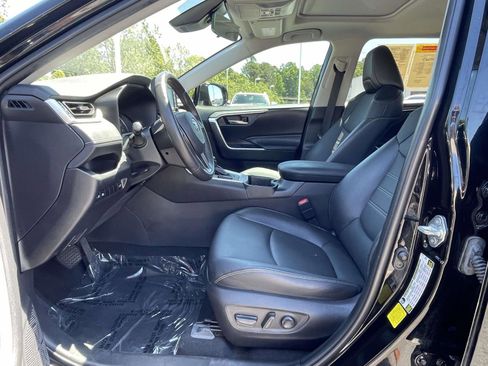 Used 2022 Toyota RAV4 XLE Premium FWD image 15