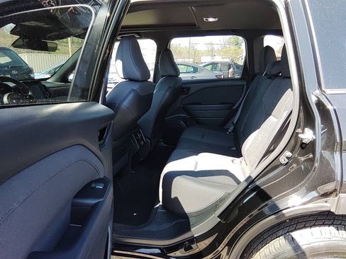 Used 2025 Subaru Forester Premium AWD/4WD image 11