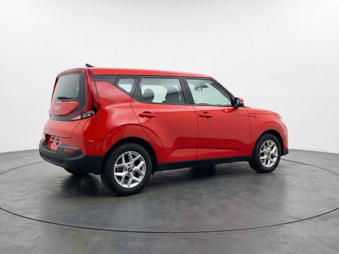 Used 2025 Kia Soul LX w/ LX Technology Package image 9