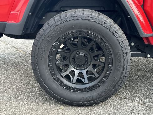 Used 2022 Jeep Gladiator Sport image 18