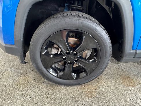 Used 2018 Jeep Compass Latitude w/ Popular Equipment Group AWD/4WD image 27