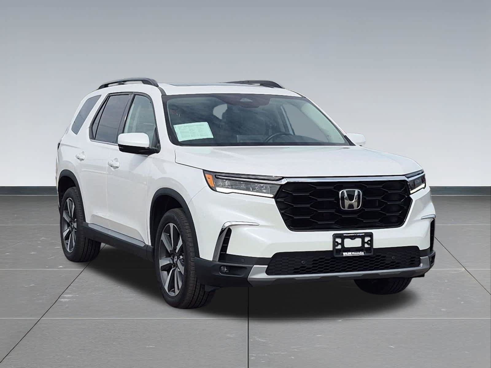 Certified 2025 Honda Pilot Touring image 8