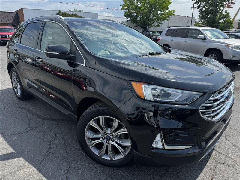 Used 2019 Ford Edge Titanium FWD image 3