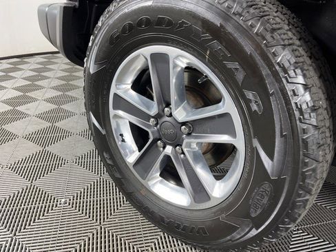 Used 2021 Jeep Wrangler Unlimited Sahara image 12