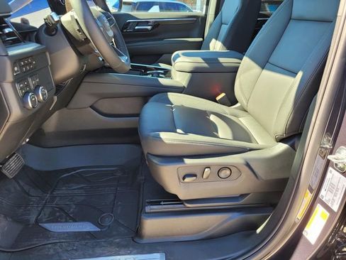 New 2026 Chevrolet Suburban Z71 w/ Comfort Package image 11