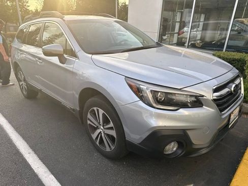 Used 2018 Subaru Outback 2.5i Limited AWD/4WD image 2