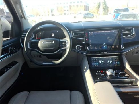 Used 2022 Jeep Grand Wagoneer Series I image 11