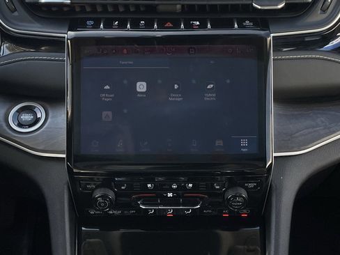 Used 2022 Jeep Grand Cherokee Limited 4xe w/ Luxury Tech Group II image 17