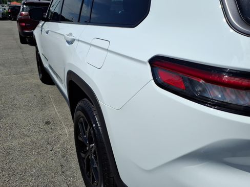New 2026 Jeep Grand Cherokee L 4WD image 17