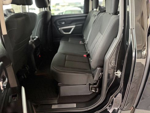 Used 2019 Nissan Titan SV w/ SV Convenience Package image 32