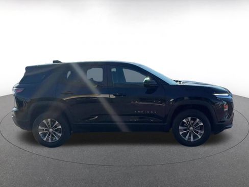 Used 2025 Chevrolet Equinox LT FWD image 16