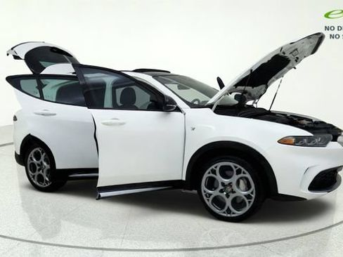 Used 2024 Alfa Romeo Tonale Ti AWD/4WD image 9