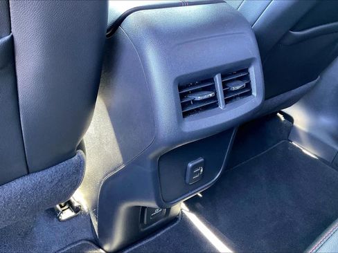 Certified 2023 Chevrolet Equinox RS w/ RS Leather Package image 33