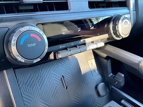 Used 2026 Toyota Tacoma SR5 image 33