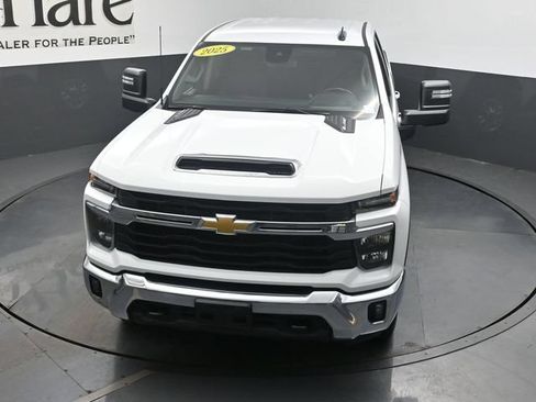 Used 2025 Chevrolet Silverado 2500 LT w/ Convenience Package AWD/4WD image 44