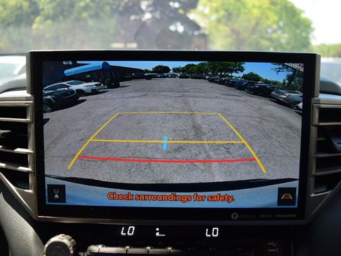 Used 2022 Toyota Tundra Limited w/ Power Package RWD image 37