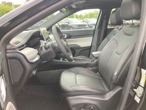 New 2024 Jeep Compass Limited w/ Elite Group image 10