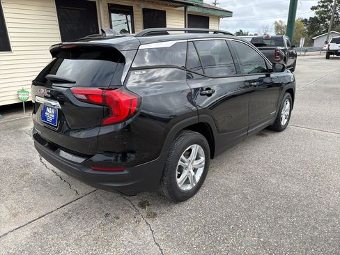 Used 2018 GMC Terrain SLE w/ Driver Convenience Package image 8