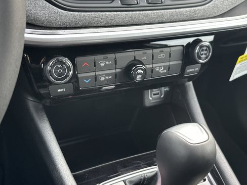 New 2026 Jeep Compass Latitude image 23