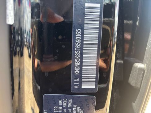 Used 2026 Kia Carnival FWD image 30