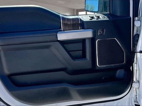 Used 2019 Ford F150 Lariat w/ Equipment Group 502A Luxury AWD/4WD image 26