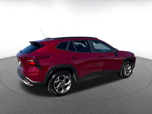 Used 2025 Chevrolet Trax LT image 12