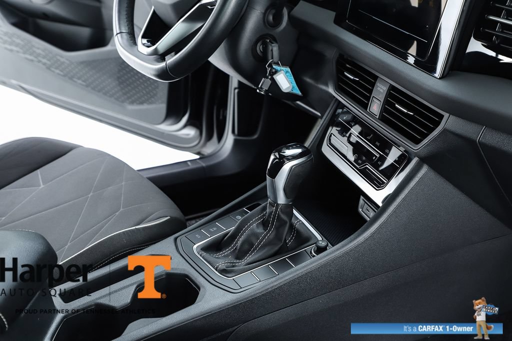 Used 2025 Volkswagen Jetta Sport FWD image 33