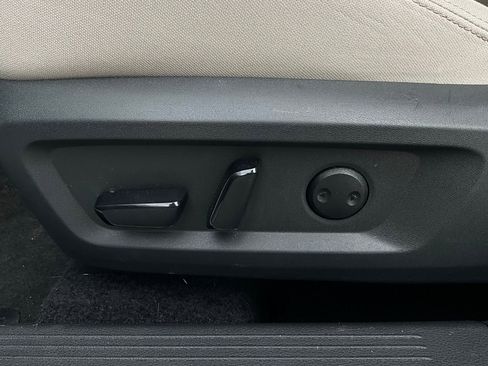 Used 2025 Nissan Rogue SV image 11