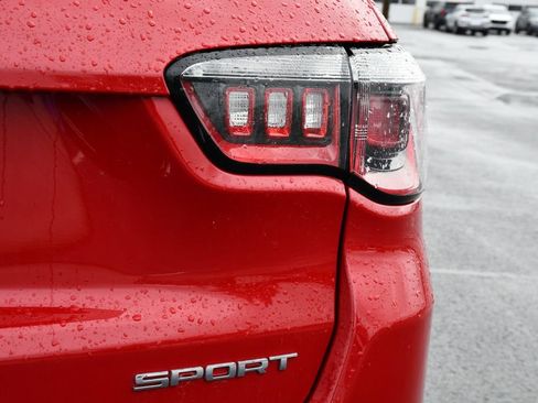 Used 2018 Jeep Compass Sport AWD/4WD image 32
