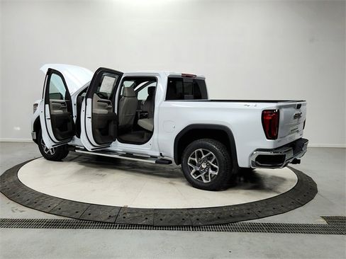 New 2026 GMC Sierra 1500 SLT image 13