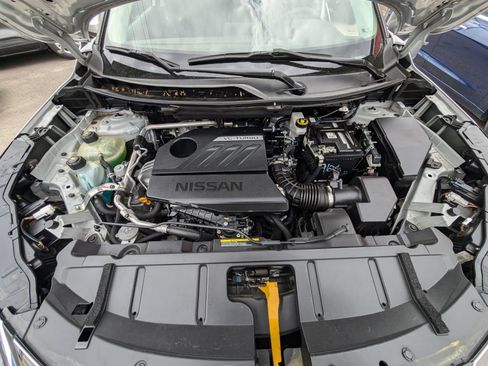 Used 2022 Nissan Rogue SV FWD image 10