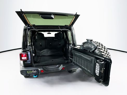 Used 2023 Jeep Wrangler Unlimited w/ Sun & Screen Package AWD/4WD image 27