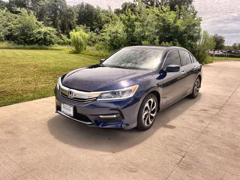 Used 2016 Honda Accord EX image 2