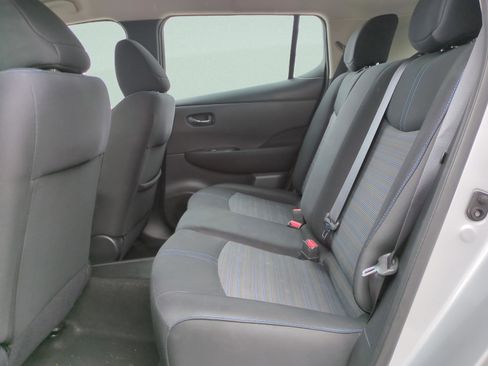 Used 2018 Nissan Leaf S w/ S Charge Package image 12