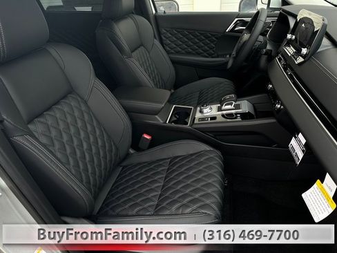 Used 2023 Mitsubishi Outlander SEL image 43