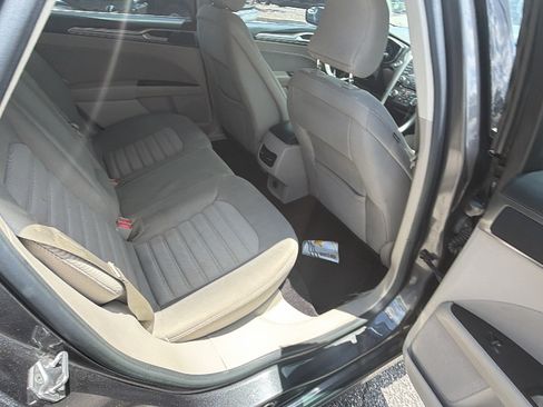 Used 2017 Ford Fusion SE FWD image 23