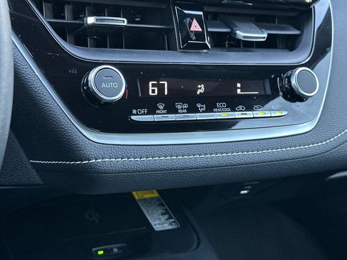 Used 2024 Toyota Corolla SE w/ SE Package image 24