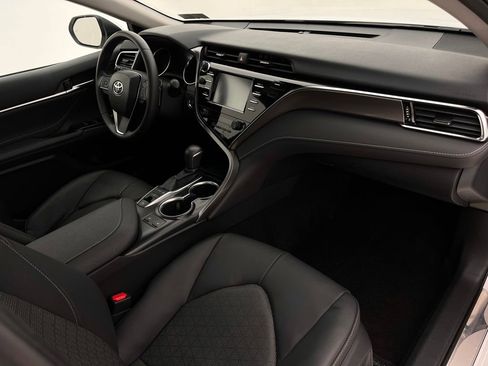 Used 2018 Toyota Camry XSE image 14