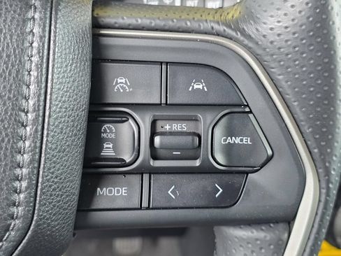 Used 2025 Toyota 4Runner TRD Off-Road Premium AWD/4WD image 26