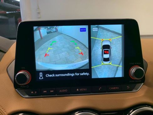 Used 2024 Nissan Sentra SV w/ SV Premium Package image 33