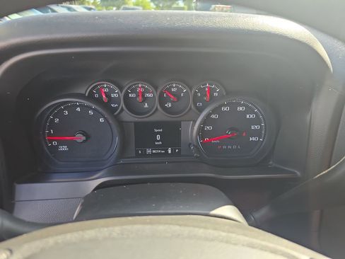 Used 2021 Chevrolet Silverado 2500 Custom w/ Custom Value Package image 18