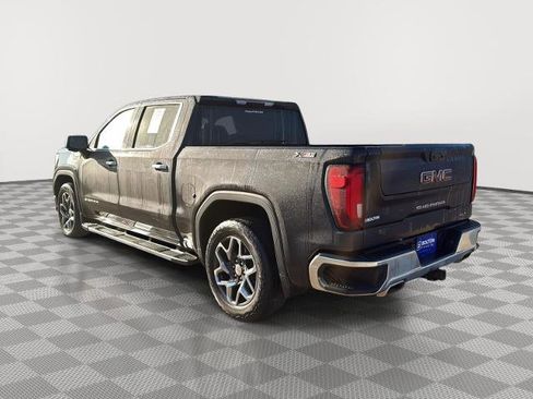 Used 2023 GMC Sierra 1500 SLT image 3