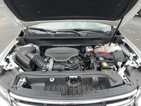 Used 2023 GMC Acadia SLT w/ Technology Package FWD image 30