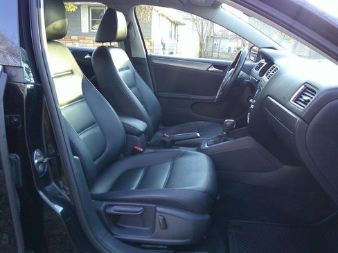 Used 2014 Volkswagen Jetta TDI image 12