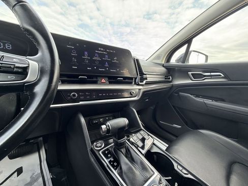 Used 2023 Kia Sportage EX image 19