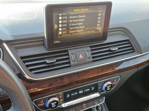 Used 2018 Audi Q5 2.0T Premium Plus w/ Premium Plus Package image 14