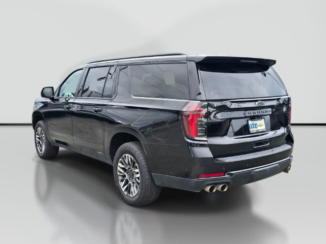 Used 2025 Chevrolet Suburban Z71 AWD/4WD image 3