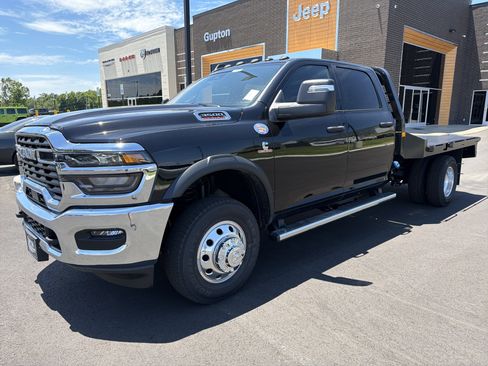 Used 2025 RAM 3500 Tradesman AWD/4WD image 1